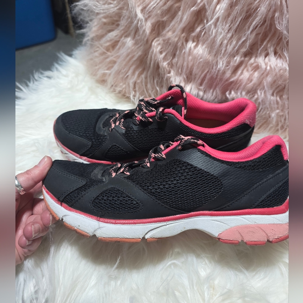 Vionic Tokyo Black and Pink Athletic Shoes